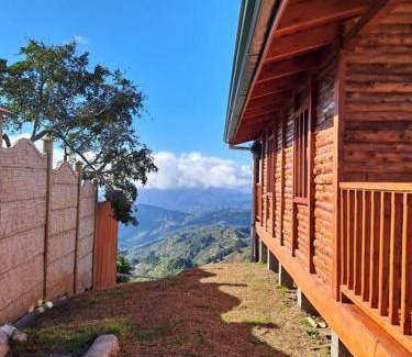 Cantón de Dota Chalet De Esquí | Cabaña Gitana - Magical and WINDY nature getaway!