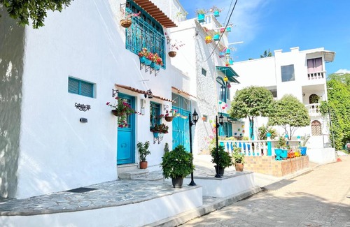 Puerto Triunfo Casa | Cabaña La Aldea - Santorini Colombiano