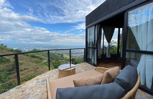 Pereira Cabina | Cabaña luxury a 15 min de pereira Vista+jacuzzi+desayuno