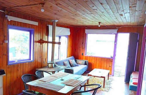 Bahia Mansa Cabina | Cabaña Maicolpue Rio Sur cuenta con, Amplia Terraza con Hermosa vista al Mar