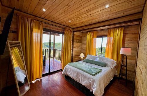 Canton Tarrazu Chalet De Esquí | Cabaña Nora