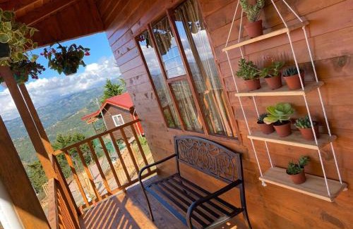 Canton Leon Cortes Castro Chalet De Esquí | Cabaña Peacock – CUTE cabin with an AMAZING view!