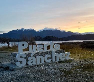 Puerto Cristal Casa | Cabaña Puerto Sánchez RYS Patagonia A