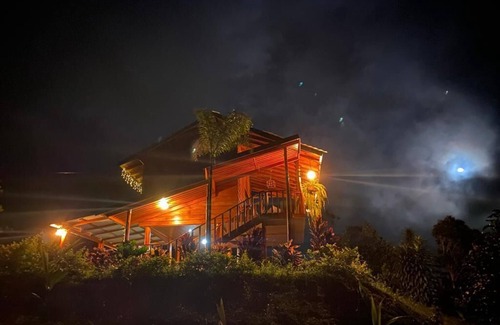 Valle Azul Cabina | Cabaña rodeada de naturaleza, ideal para parejas, cerca de lugares turisticos