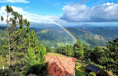 Sora Cabina | Cabaña suite en la naturaleza para 2 a 4 personas en altos del maría moderna