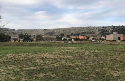 Balcarce Chalet De Esquí | cabaña vista a la sierra