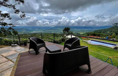 La Suiza Casa | Cabaña Vistas Paraíso