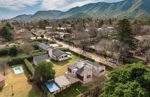 Santa Rosa de Calamuchita Chalet De Esquí | Cabañas Montecarlo 3