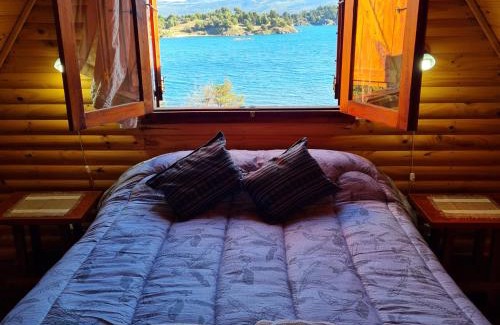 Villa Pehuenia Chalet De Esquí | Cabañas Aucaman