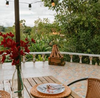 Marinilla Apartamento | Cabañas con jacuzzi y chimenea - Casa Floral, Marinilla