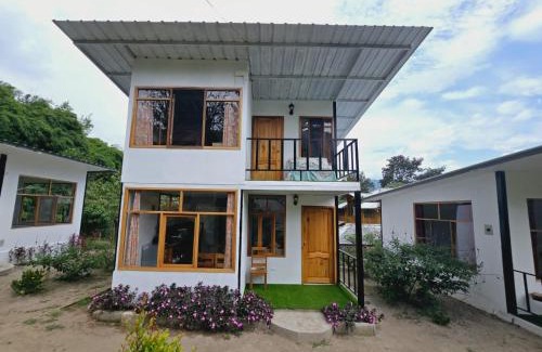 Mindo Cabina | CABAÑAS GOLDEN TANAGER