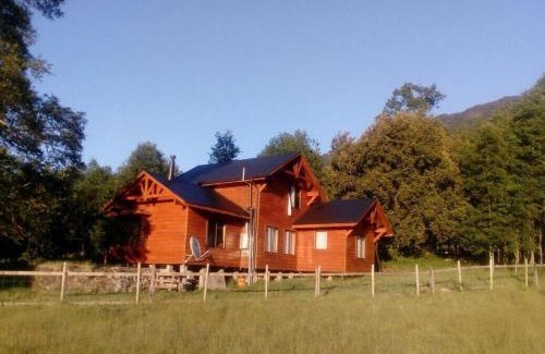 Pucon Casa | Cabañas Los Canelos Hermosa granja en Pucón