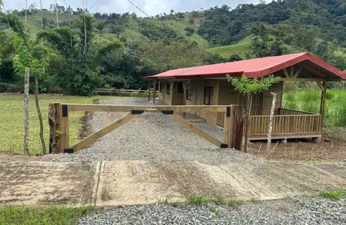San Isidro de El General Cabina | Cabañas para descanso Oso Perezoso