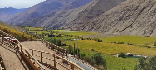 Paihuano Casa | Cabañas "Terrazas de Orión" con Vista Panorámica en Pisco Elqui