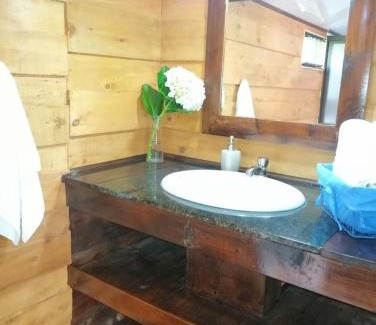 San Isidro Casa | Cabañas Yaguarundi Hospedaje