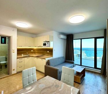 Primorski Apartamento | Cabacum Pleasure Beachfront Apartments