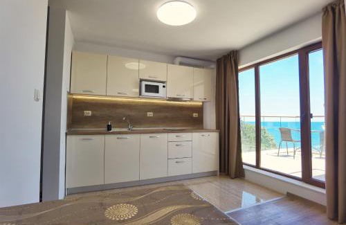 Primorski Apartamento | Cabacum Pleasure Beachfront Apartments