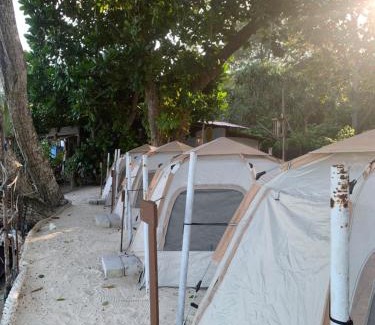 Pulau Perhentian Besar Otro | Cabana Campsite