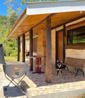 Santo Antonio do Pinhal Chalet De Esquí | Cabana do lago