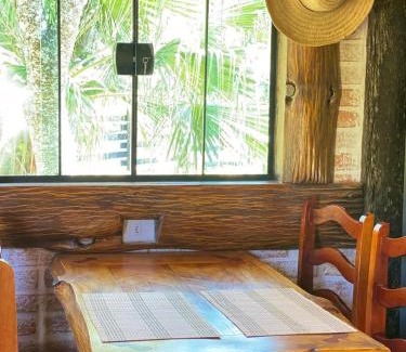 Santo Antonio do Pinhal Chalet De Esquí | Cabana do lago