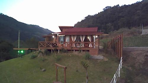 Alfredo Wagner Chalet De Esquí | Cabana Dois Amores. Destino romântico.