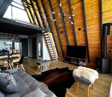 Cristina Chalet De Esquí | Cabana Jequitibá