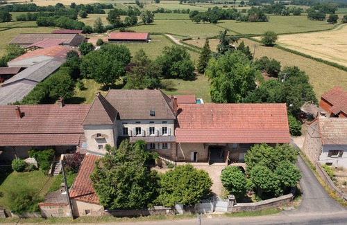 Nanton Casa | Cabana & La Jolie Ferme