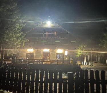 Petrila Hotel | cabana mija