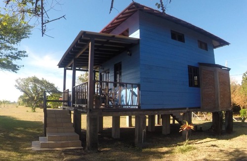 Leon Casa | Cabana Mitchell is a beachfront cozy cabana at Playa Tesoro