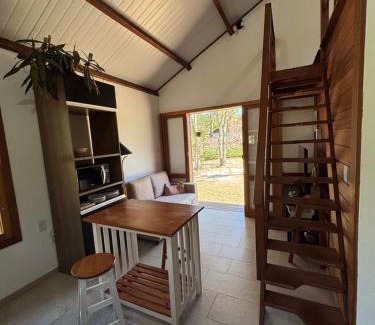 Rio Vermelho Norte Casa | Cabana Moçambique, AC, vaga e trilha para praia!