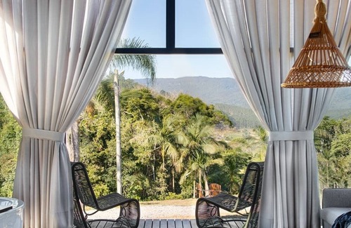 Ibirama Cabina | Cabana Moderna com Hidro e Vista Para as Montanhas