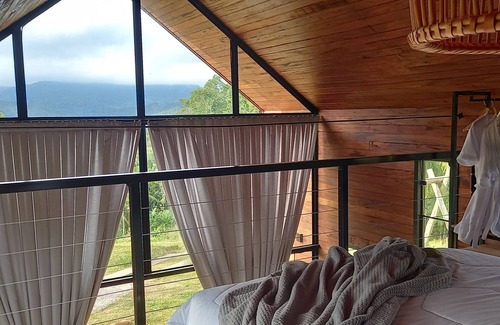 Ibirama Cabina | Cabana Moderna com Hidro e Vista Para as Montanhas