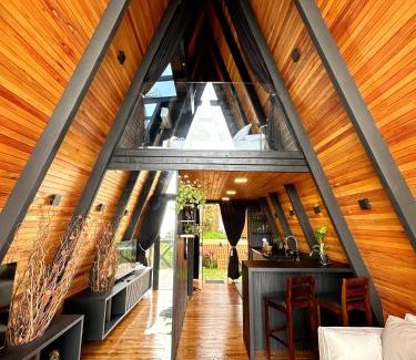 Capivari Chalet De Esquí | Cabana Piacere - Maravilhosa A-FRAME em Florianópolis!