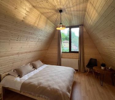 Varfurile Casa | Cabana Vatra Râului