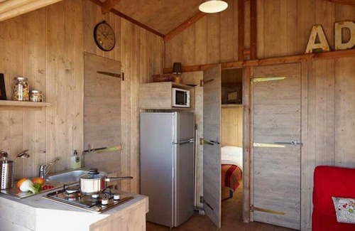 Souillac Cabina | Cabane 4 étoiles - Piscine - ccbbgeg