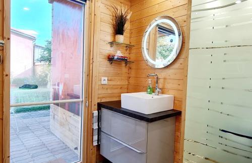 Casselardit Apartamento | Cabane côté jardin