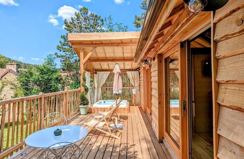 La Bussiere-sur-Ouche Cabina | Cabane du Domaine des Ecus D'or