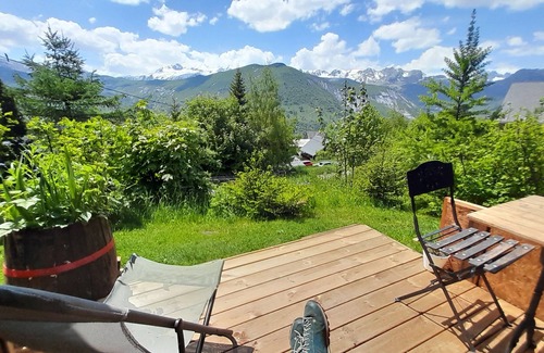 Saint-Jean-d'Arves Cabina | Cabane Face aux Glaciers (May>October) in wooded garden for 2 max, outdoor shower