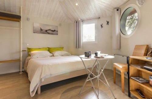 Port-Saint-Pere Cama Y Desayuno | Cabane perchée avec lit king-size, salle d'eau, kitchenette, TV, Wi-Fi et petit-déjeuner inclus - FR-1-306-1237
