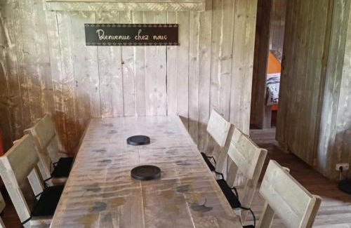 Cerans-Foulletourte Casa | Cabane Trappeur Lodge avec Jacuzzi et Ferme Pédagogique - FR-1-410-458