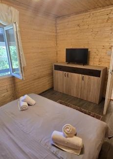 Eselnita Cabina | Cabanele din padure