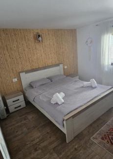 Eselnita Cabina | Cabanele din padure