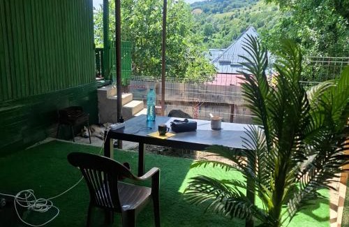Gura Teghii Casa | CABANUȚA de sub Masivul Penteleu
