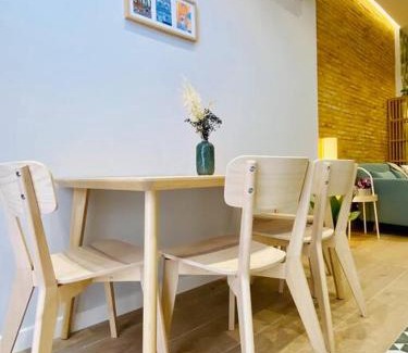 El Cabanyal Apartamento | Cabanyal Room 5 - New & Stylish by the Beach