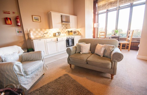 Rhoscolyn Cabaña | Cabbage Patch - sleeps 2 guests in 1 bedroom