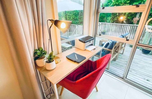 Papamoa Beach Cabaña | Cabbage Tree Beach House - Summer or Winter Haven