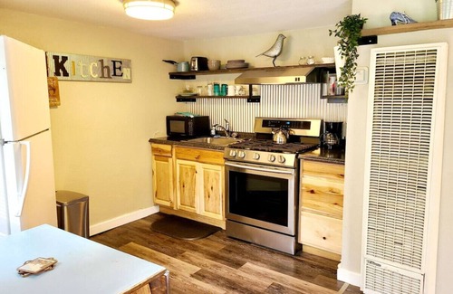 Glenwood Springs Cabina | CABIN 02- Remodeled Cozy Rustic-Luxury w/ Kitchen