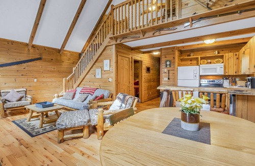 Stanardsville Cabina | Cabin #1 - Fantasy Hideaway