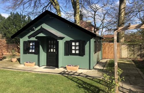 East Dereham Cabina | Cabaña escondida en jardines privados