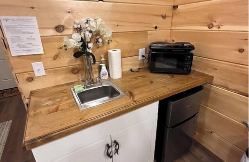 Joelton Cabina | Cabin 1 @ Jones Farm Venue and Cabins
